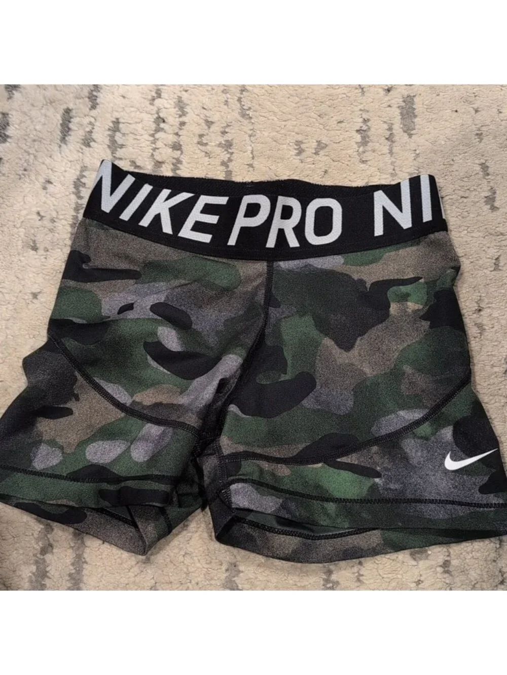 Nike Pro Camo spandex shorts size Small